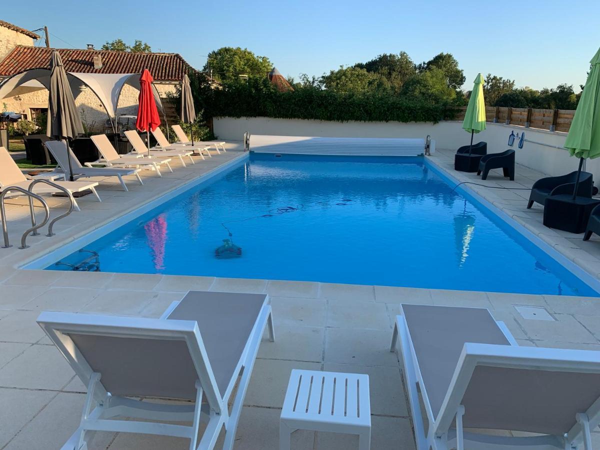 Chambre D'Hotes Naturiste Le Jardin Des Hirondelles Blanzaguet-Saint-Cybard Extérieur photo